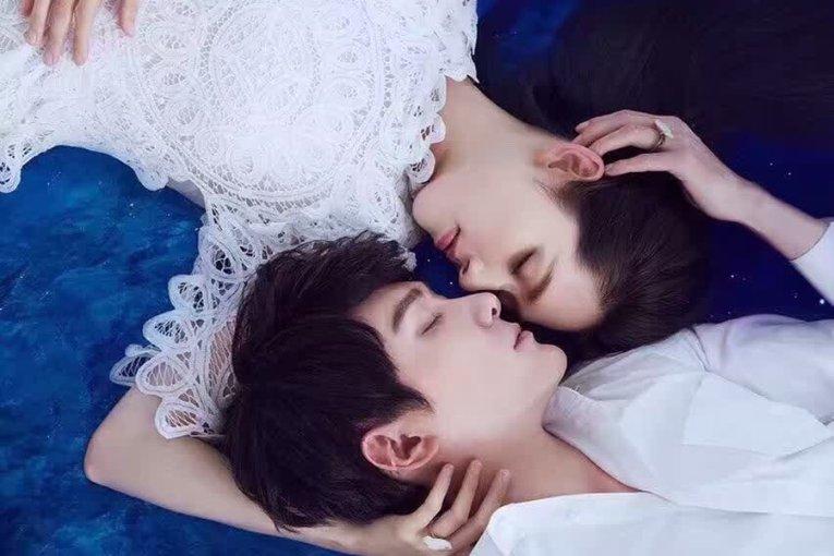 碰上认识的人询问自己退休工资的情况，该不该告诉对方？游戏画面