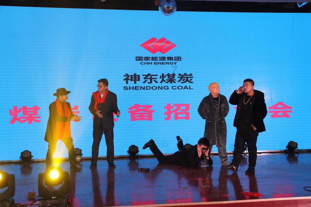 霉霉出事了！外媒曝有一男子在她家埋伏一个月，想开门硬闯被拘捕